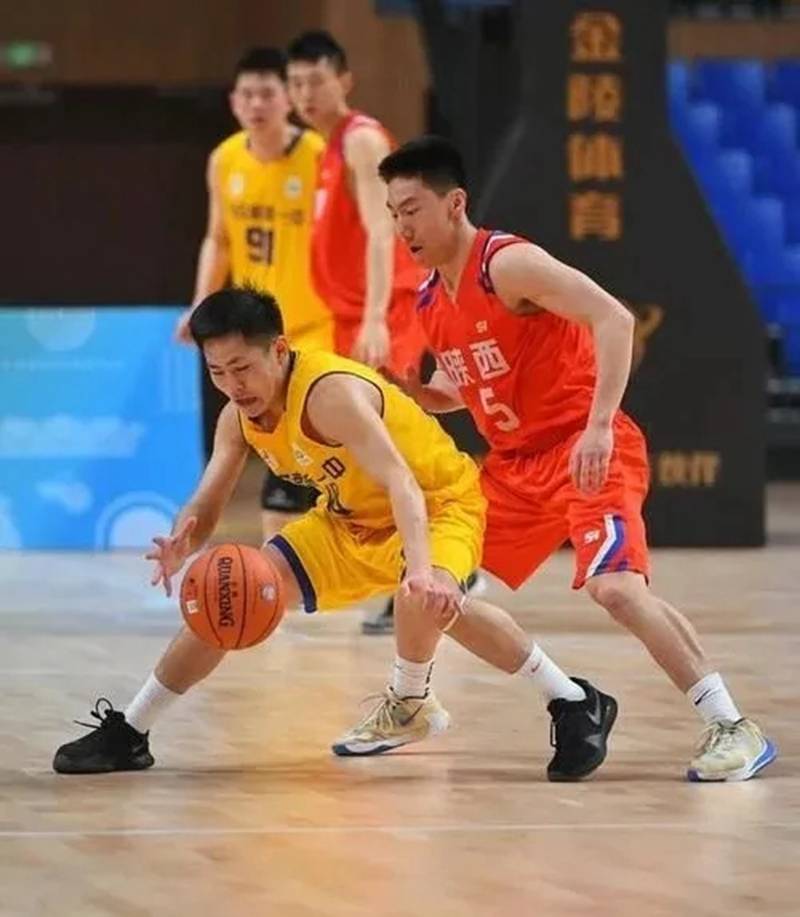 kaiyun sports-包含冲刺阶段体能课后，深圳男篮战术微调备战社区盾，更衣室稳定，赛程密集仍需轮换的词条